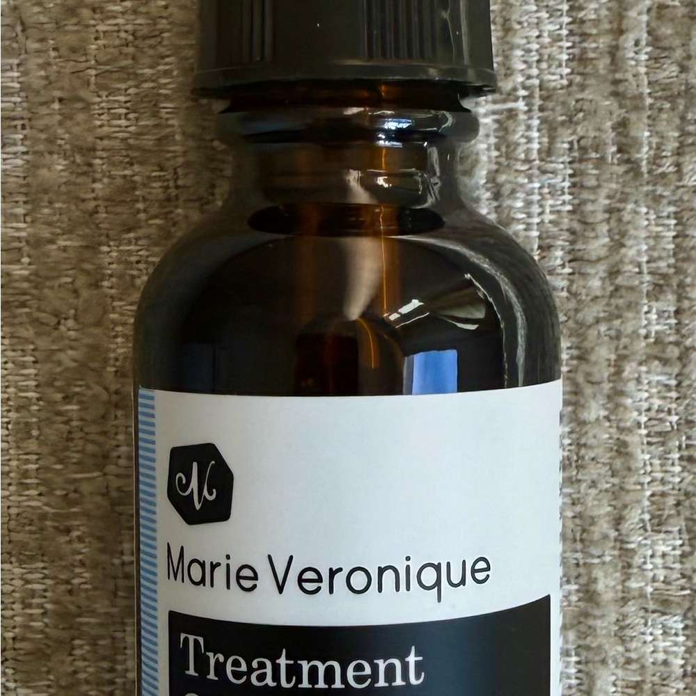 Clarifying Treatment Oil for Acne Sebum (exp 11/25 use by 11/26) Marie Veronique - Picture 2 of 5